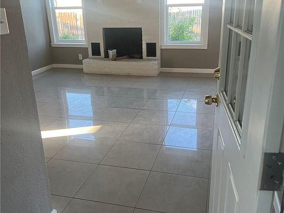 4th image of 15504 Spring Hill Ln