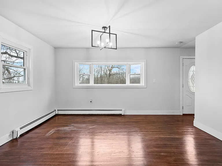 57 School Rd — Photo 16