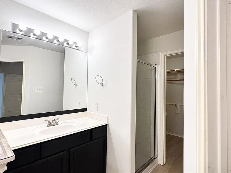 6818 Hampden Point Ct — Photo 11
