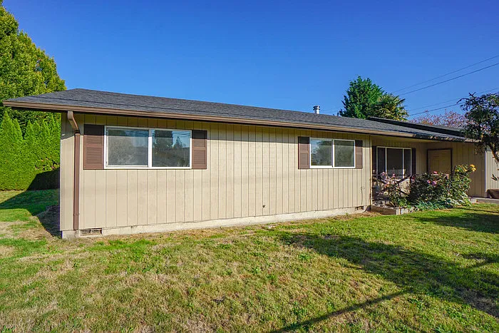 3 bed, 2.0 bath, 1628 sqft, $2,395 — Photo 4