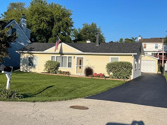 3rd image of 329 Cedarwood Ln