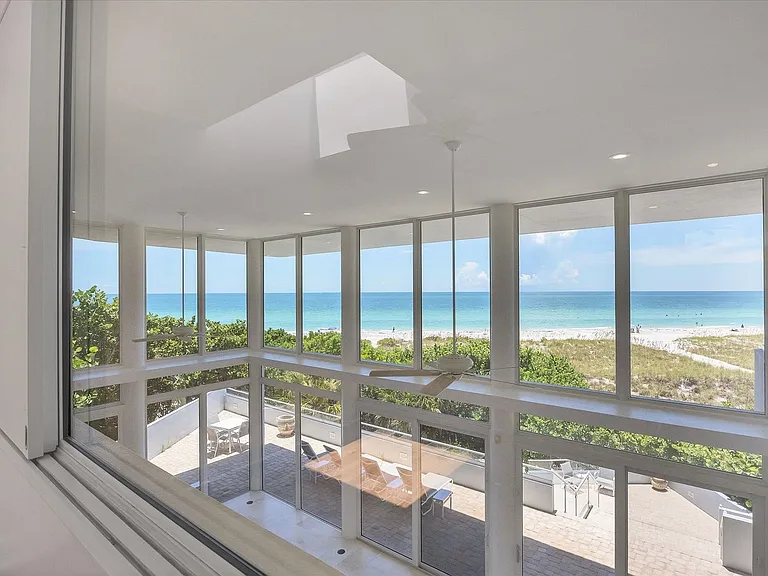 5801 Gulf Of Mexico Dr — Photo 19