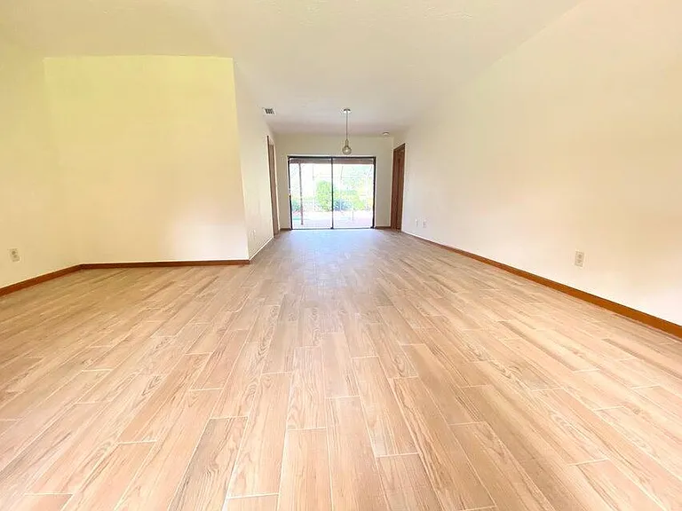 5585 Pennock Point Rd — Photo 8