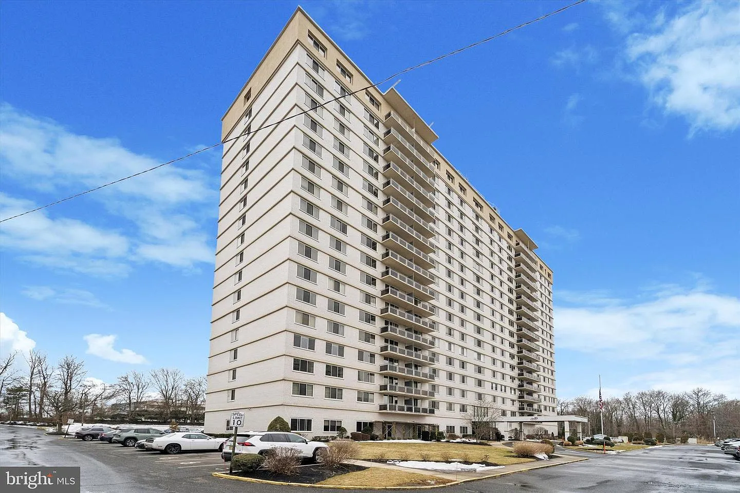 1840 Frontage Rd APT 1004 photo 1
