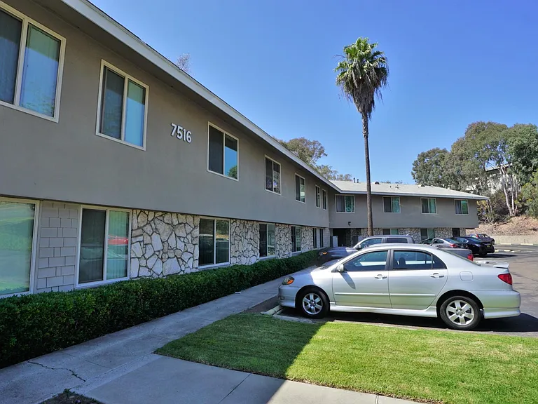 7516 Parkway Dr #1I — Photo 10