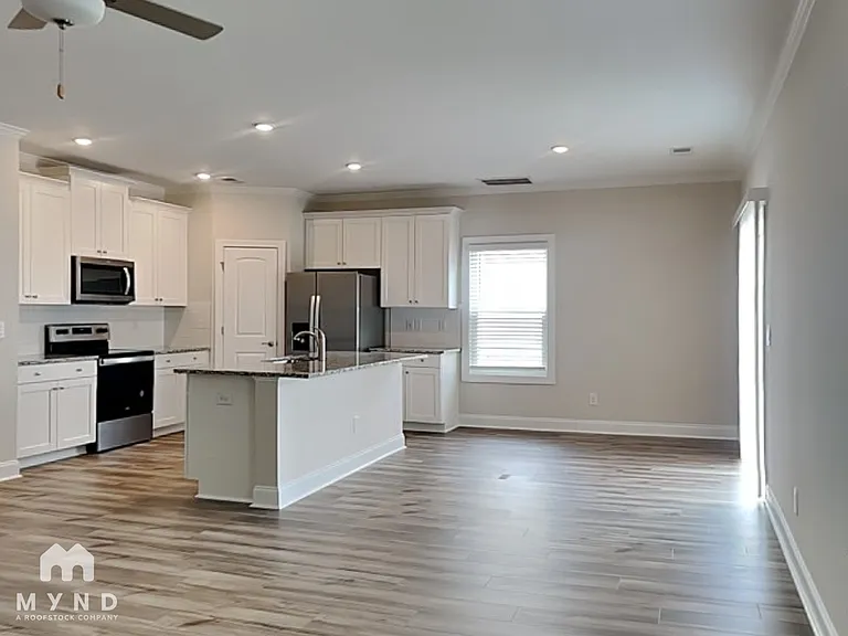 460 Access Dr — Photo 4