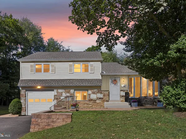 868 Aster Rd, Warminster, PA 18974