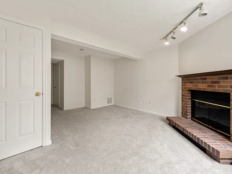 8550 Blue Rock Ln — Photo 22