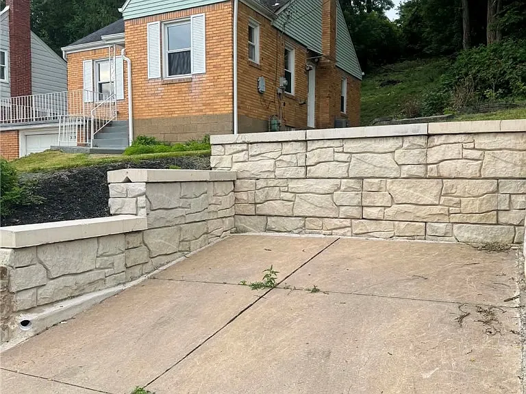 325 Outlook St — Photo 43