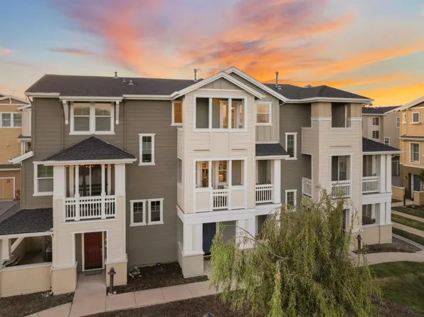 630 Fan Tail Way Unit 702, Redwood City, CA 94063