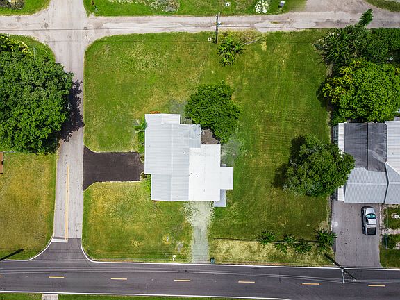 3rd image of 24 NW Avenue I