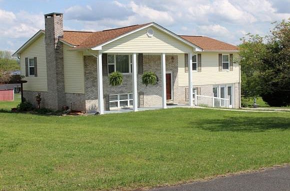 1st image of 212 Golf View Dr