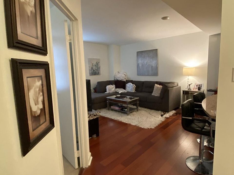 1st image of 219-29 S 18th St #1516