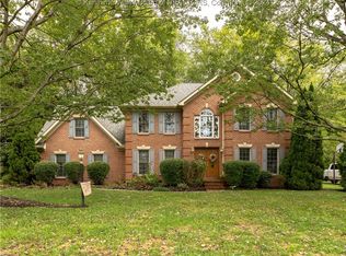 18 Saint Andrews Dr, Hurricane, WV 25526