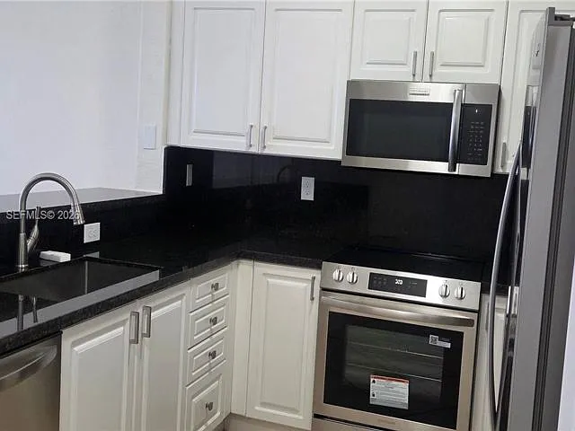 5440 NW 107th Ave — Photo 12
