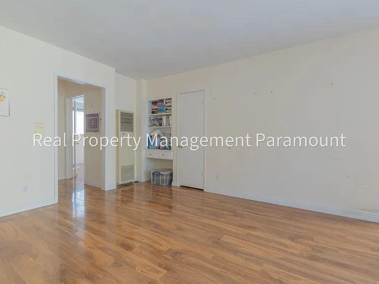 8016 Blackburn Ave #1 — Photo 2