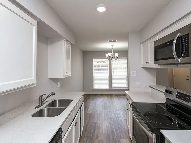 2501 Windy Pine Ln — Photo 16