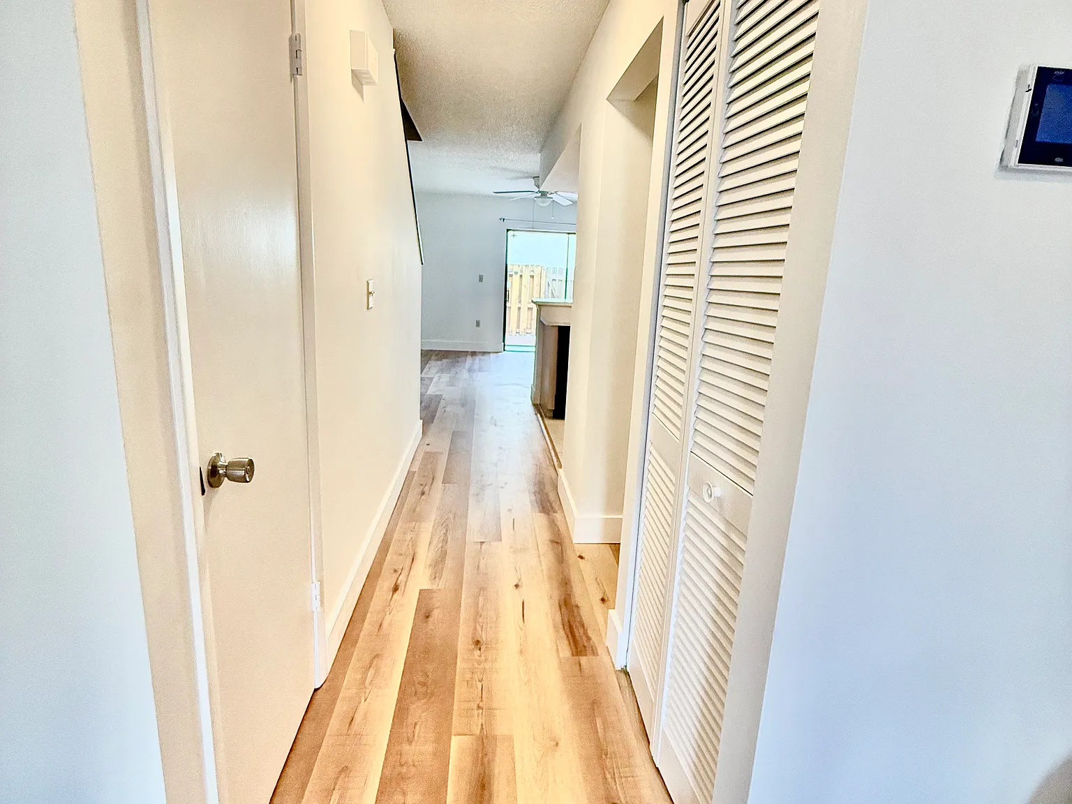 2663 Surrey Ct — Photo 3