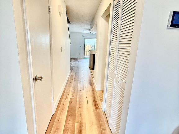 3rd image of 2663 Surrey Ct
