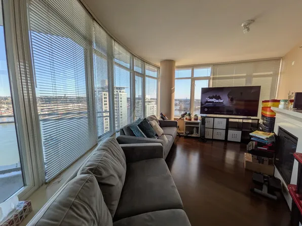 892 Carnarvon St #3301, New Westminster, BC V3M 0C5