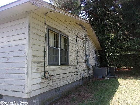 4th image of 1605 W 12th Ave