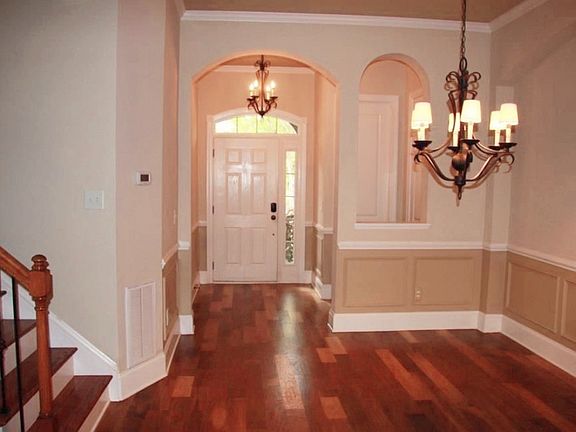 5th image of 413 Travertine Dr
