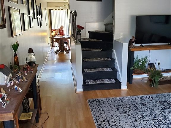 3rd image of 18 Farrwood Dr #18