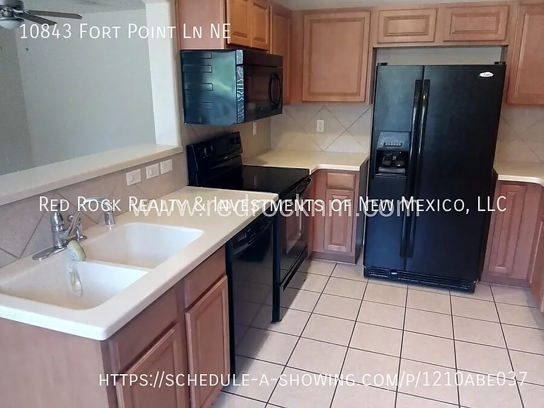 10843 Fort Point Ln NE — Photo 3