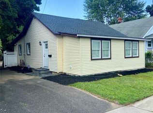 31 Oakland Avenue, Port Jefferson Station, NY 11776