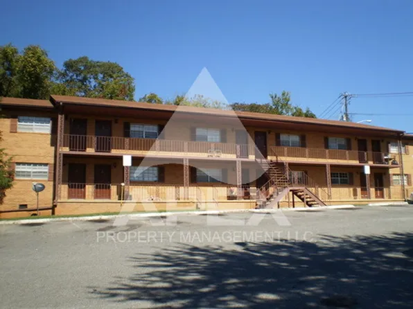 Kendle Wood Apartments, 1221 W Parkway Ave #27, Knoxville, TN 37912