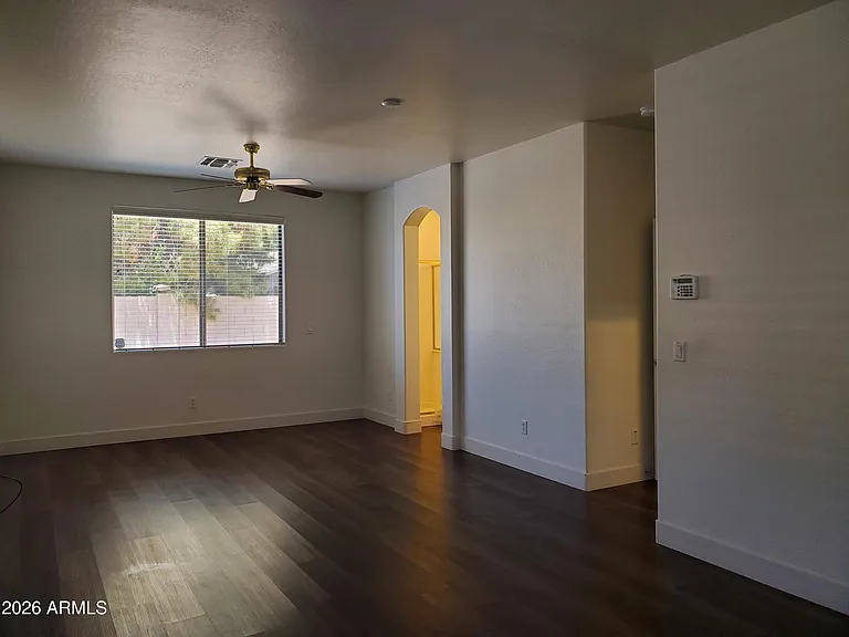 2430 E Darrel Rd — Photo 29