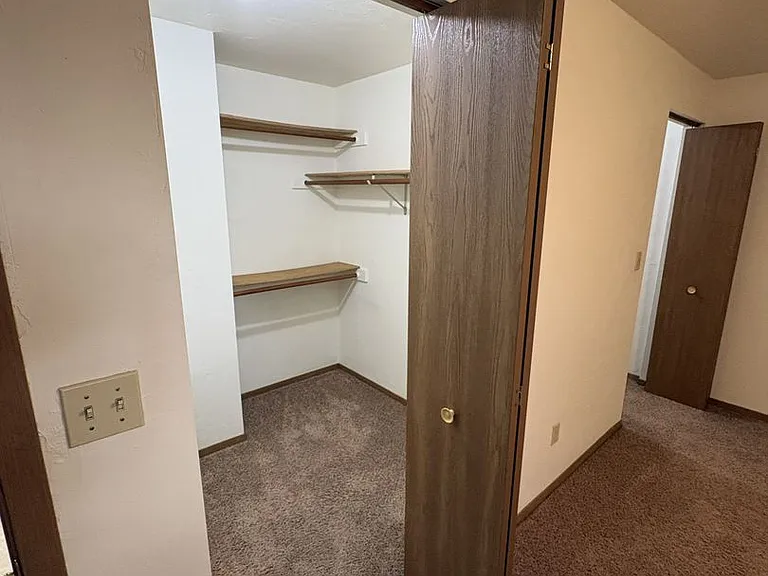 Make Lake Street Apartments YOUR Home!! — Photo 11
