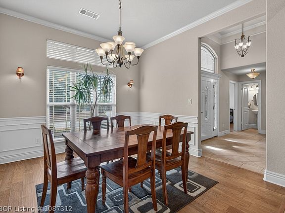 4th image of 715 Ledanna Dr