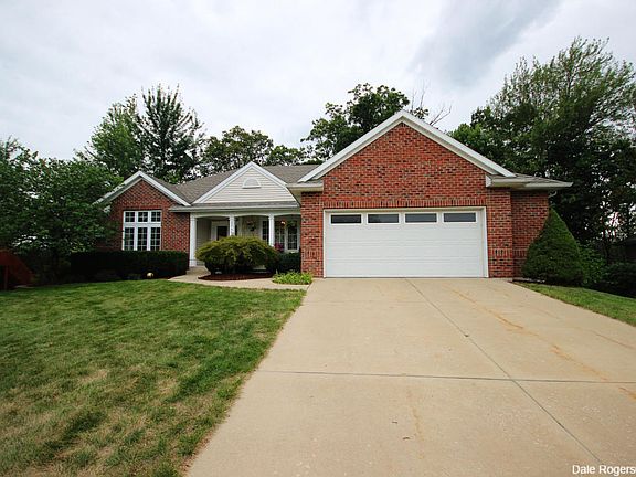 2nd image of 3715 Windshire Dr SE