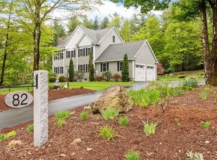 82 Lawrence St, Pepperell, MA 01463