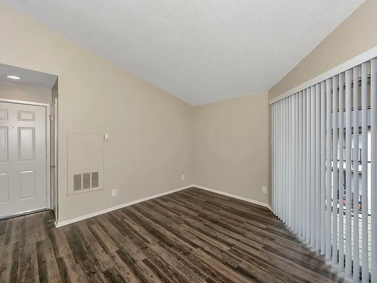Oak Meadow Apartments — Photo 6