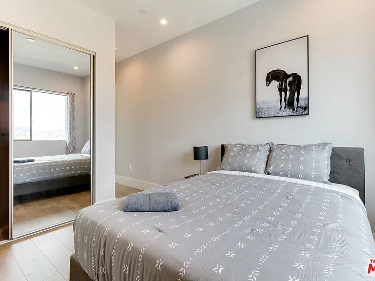4826 W Pickford — Photo 33