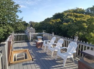 43 Extension St, Newport, RI 02840