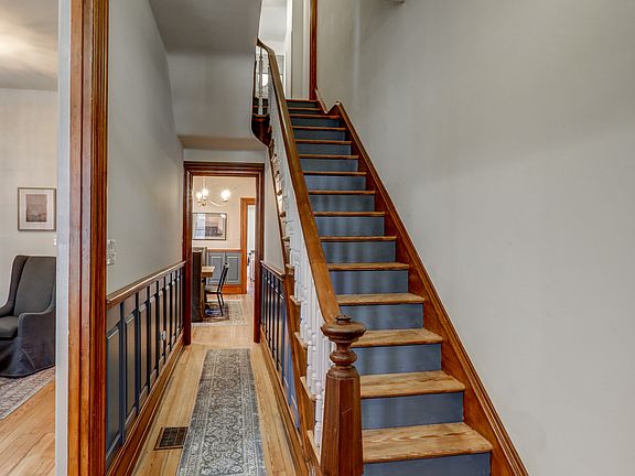 2nd image of 732 Chestnut St