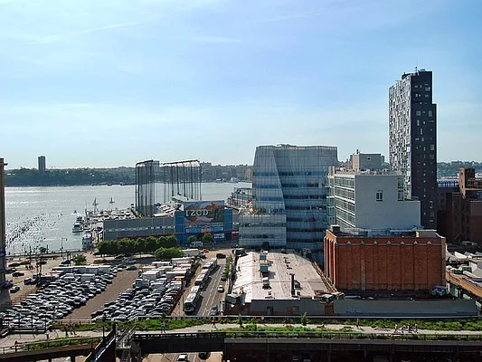 Sold by Sotheby's International Realty | media 27