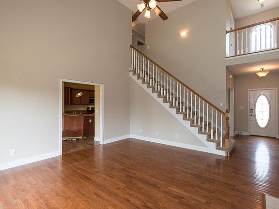 3rd image of 874 Iron Wood Cir