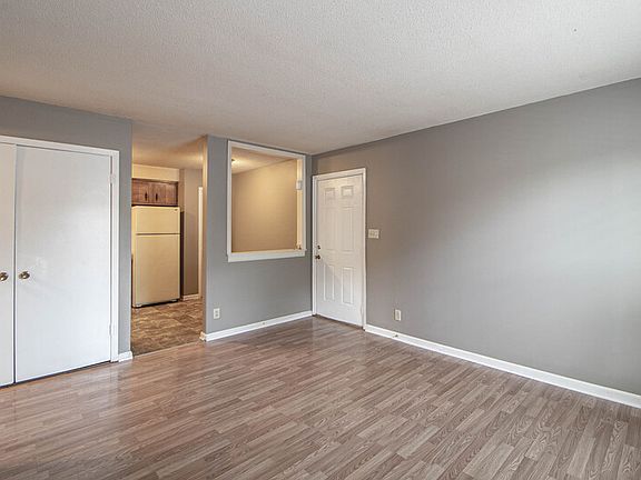 4th image of 807A Golfview Pl