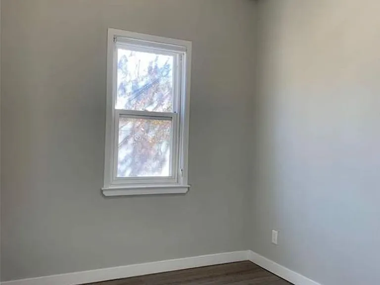 205 Gerrard St E #3 — Photo 9