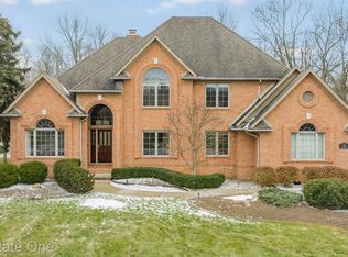295 Heritage Dr, Milford, MI