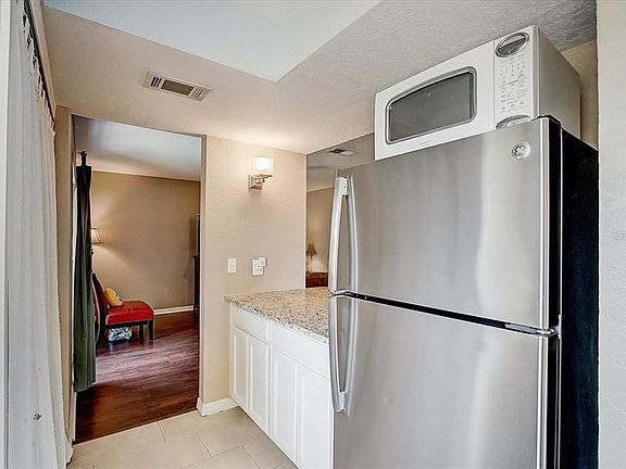 5th image of 4300 Hector Ct APT 7