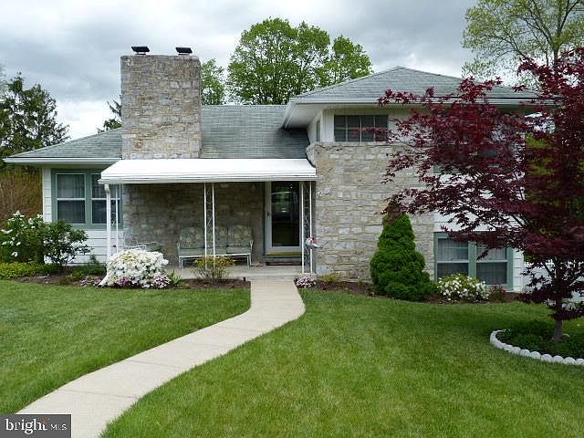 1st image of 129 N Colonial Dr