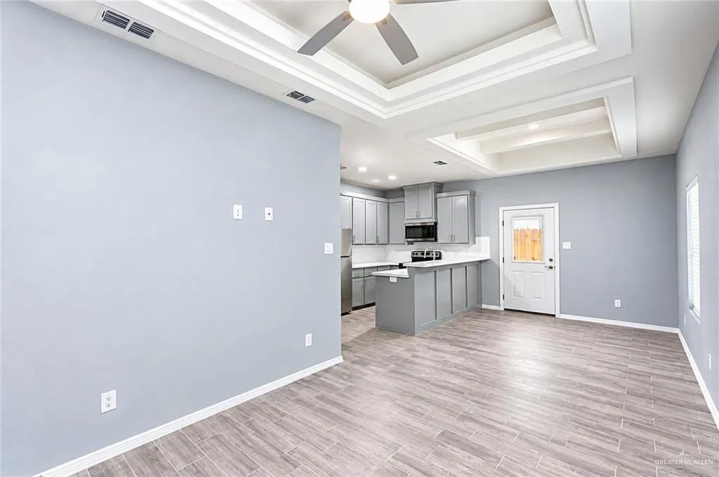 3 bed, 2.0 bath, 1111 sqft, $1,200 — Photo 2