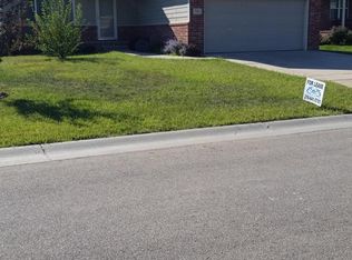 713 S Hedgewood Cir, Andover, KS 67002
