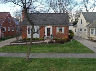 10104 Lincoln Dr, Huntington Woods, MI