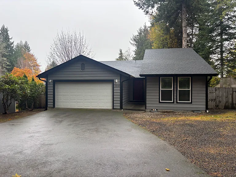 2208 22nd Ave SE — Photo 1